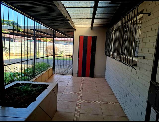 4 BEDROOM HOUSE FOR SALE IN DAL FOUCHE